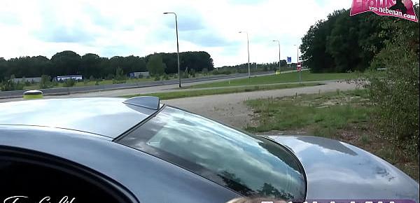 Outdoor amateur Sex am BMW mit deutscher dünner schlampe